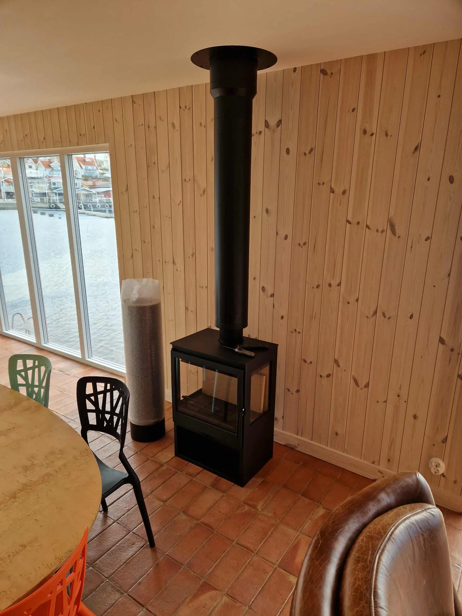 Vedkamin installation